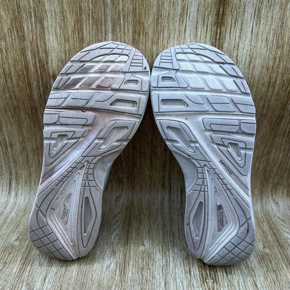 Topo Athletic Ultrafly 4 Running Shoes Women's Size 10.5 Grey Stability ZipFoam